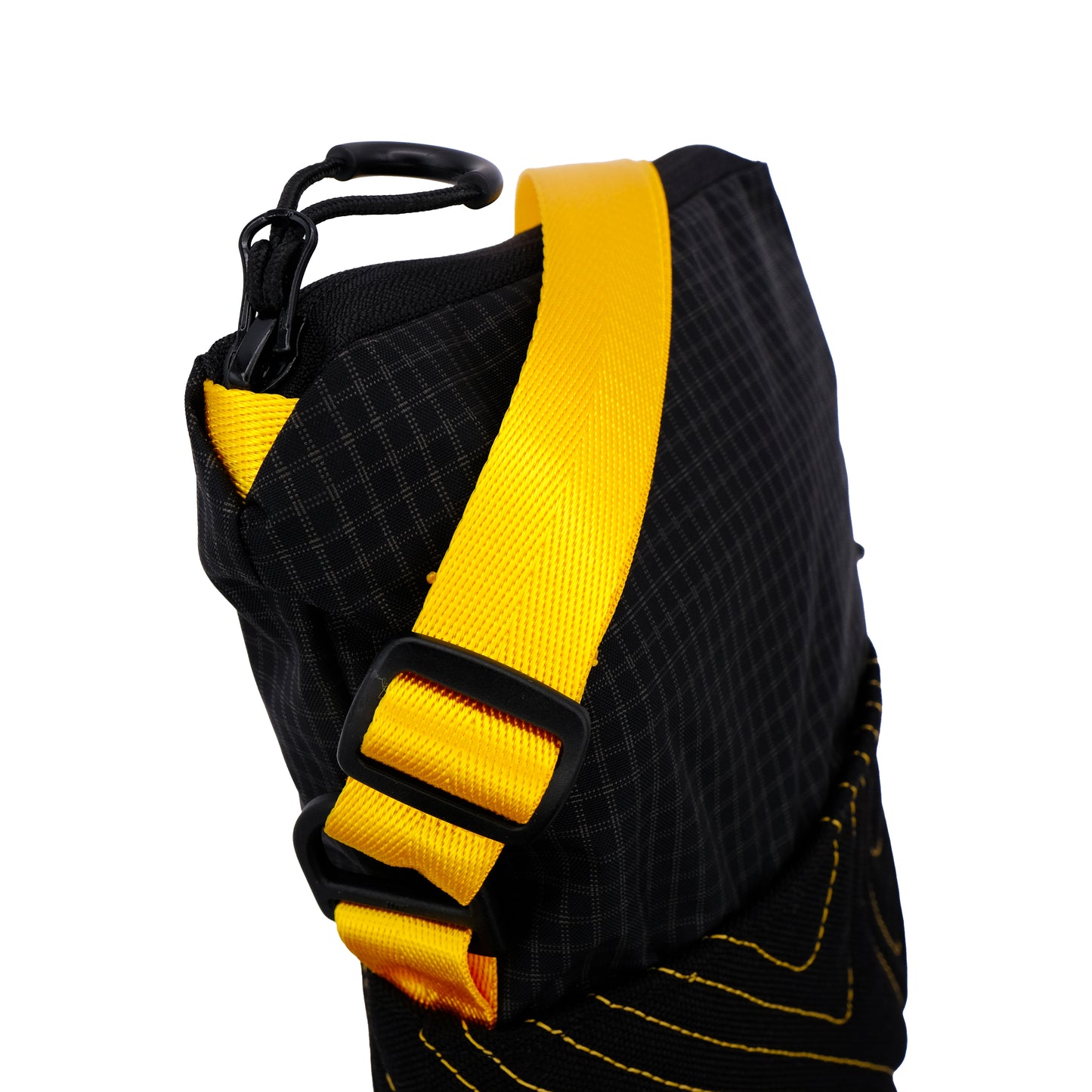 Topo Sling in Black & Gold 002