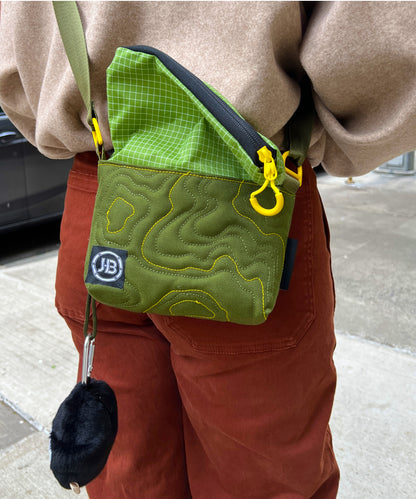 Topo Sling in Black & Lime 001